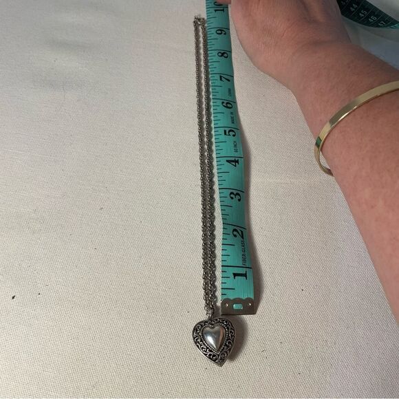 Vintage sterling silver filigree heart on sterling silver chain - Picture 9 of 12